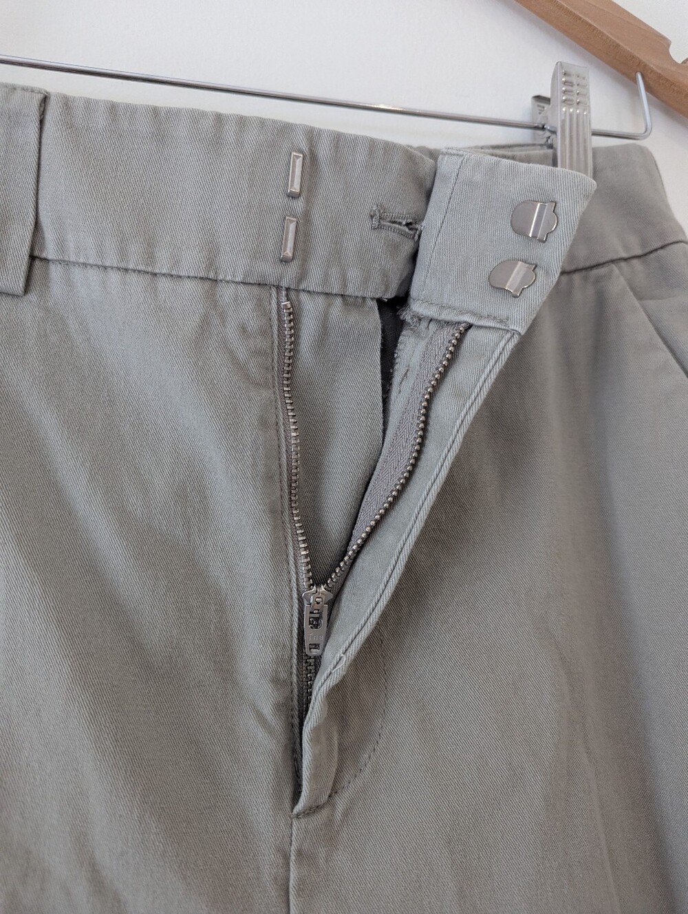 TNA Relaxed High-Rise Cargo Joggers in Stone - Picture 6 of 8